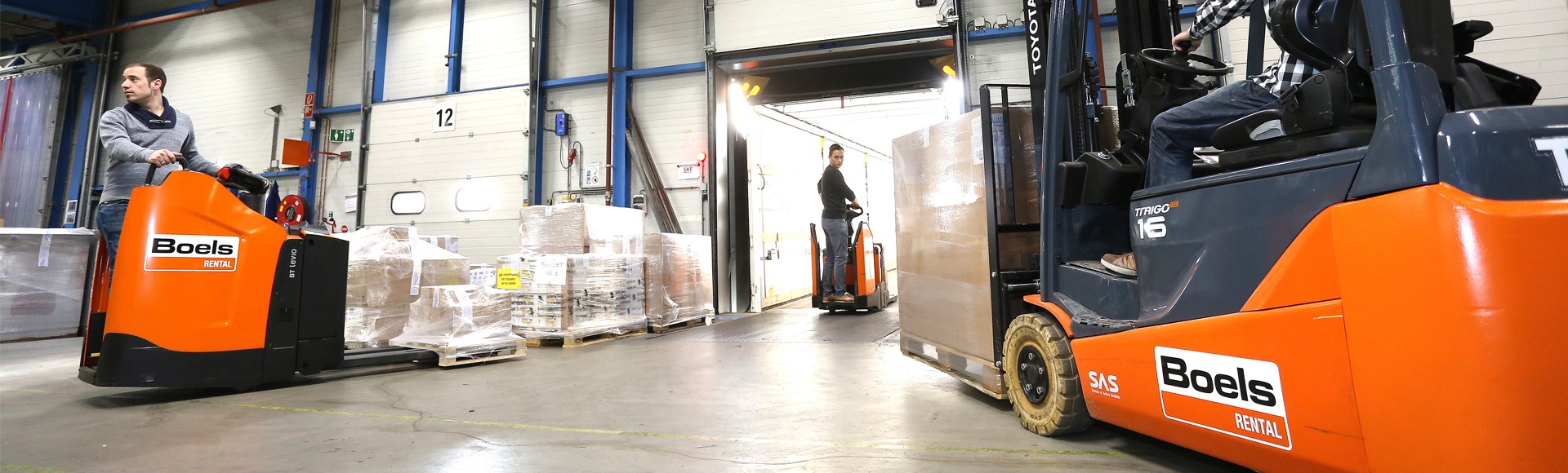 Pallet truck in a logistics hall